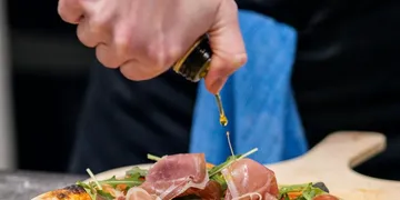 EVOO on Pizza: The Chemistry of When to Drizzle