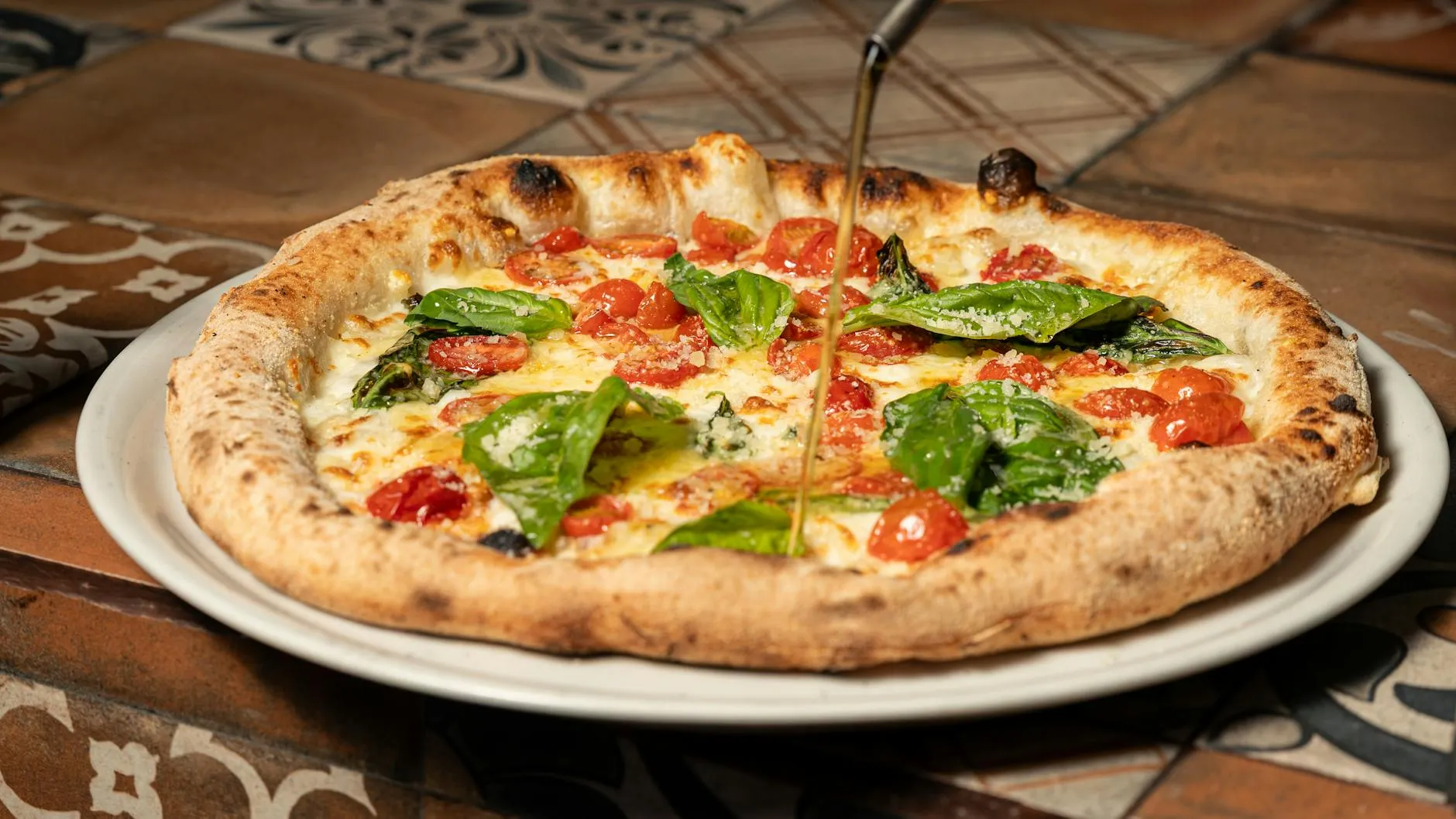 Finishing Oils, Flaky Salt, and Post-Bake Additions: The 10 Seconds That Transform Your Pizza