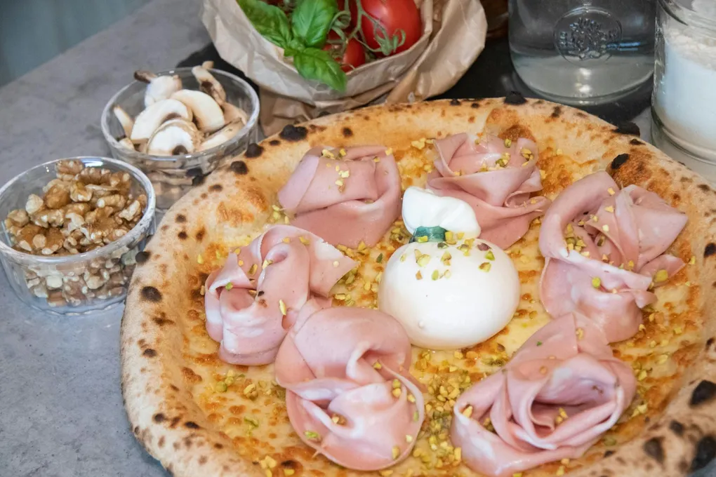 Neapolitan Pizza at Home: What You Actually Need to Know