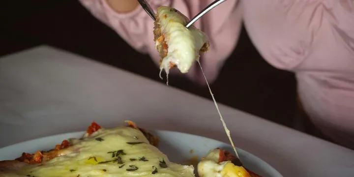 Fugazzeta Recipe: Argentine Stuffed Onion Pizza (Buenos Aires)