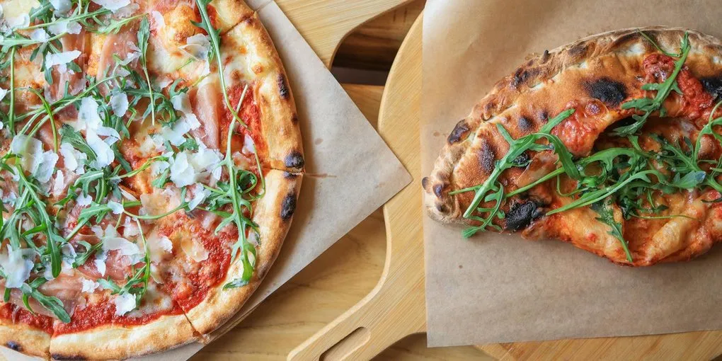 Roman Tonda Pizza: The Thin, Crisp Style Your Home Oven Was Made For